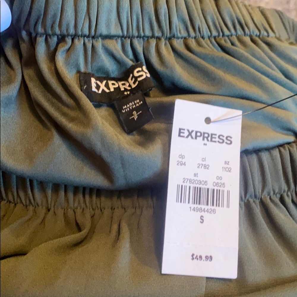 Express dress - Picture 2 of 2